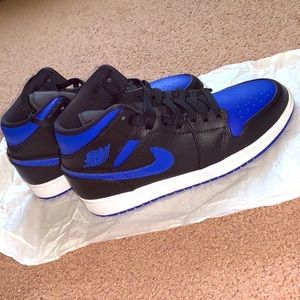Jordan  🏀 1 Royal 👑 Blue